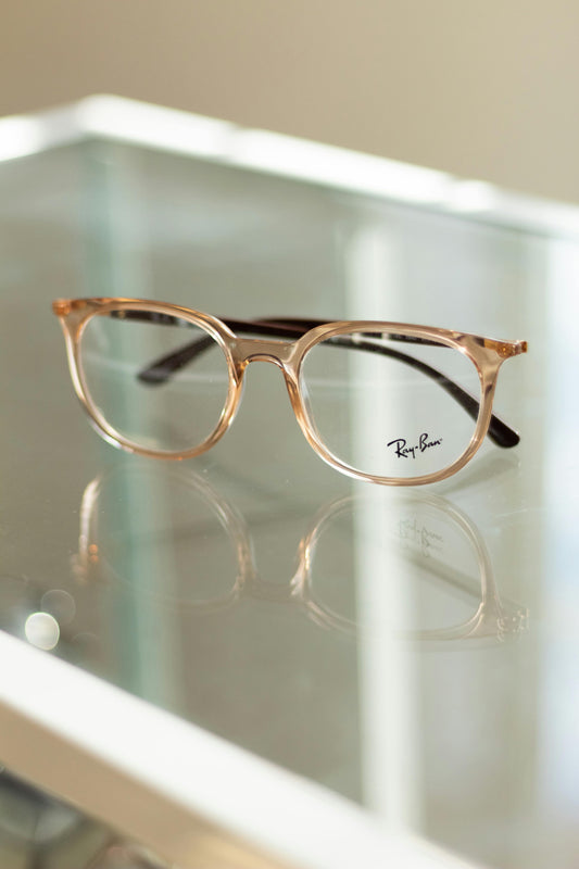 Why Everyone is Obsessed with Clear Frame Glasses?